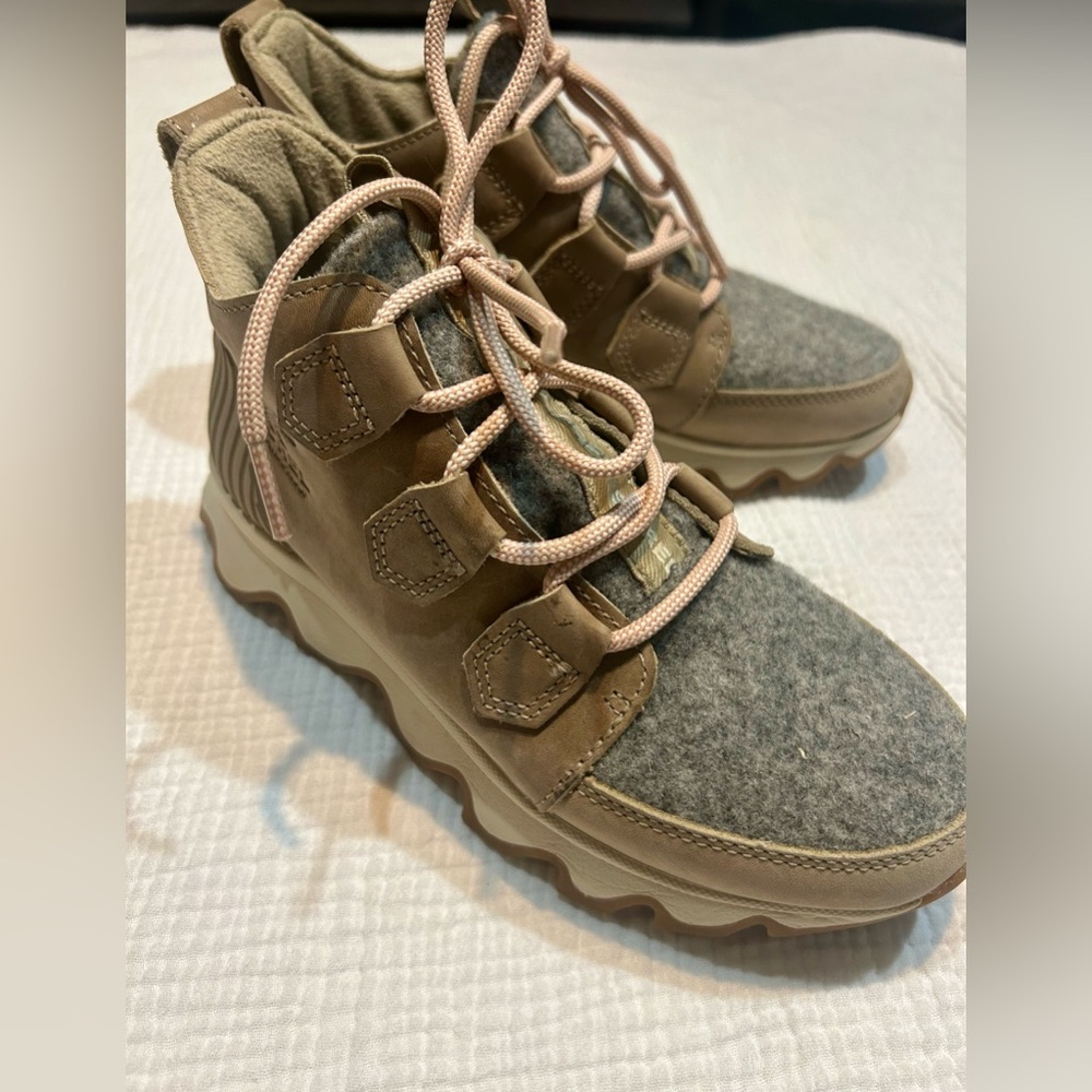 Sorel Grey Wool & Brown Leather Lace Up Boots Sz 5